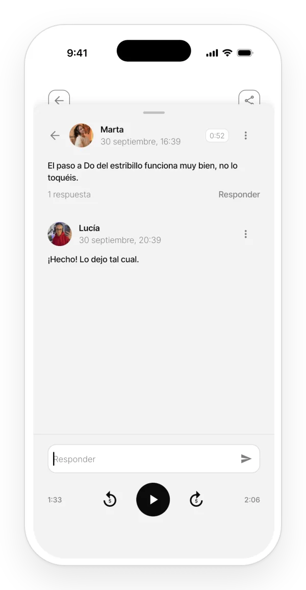 Hilo de comentarios en un audio: el comentario de otra persona del proyecto en un segundo concreto y la respuesta de la propietaria.