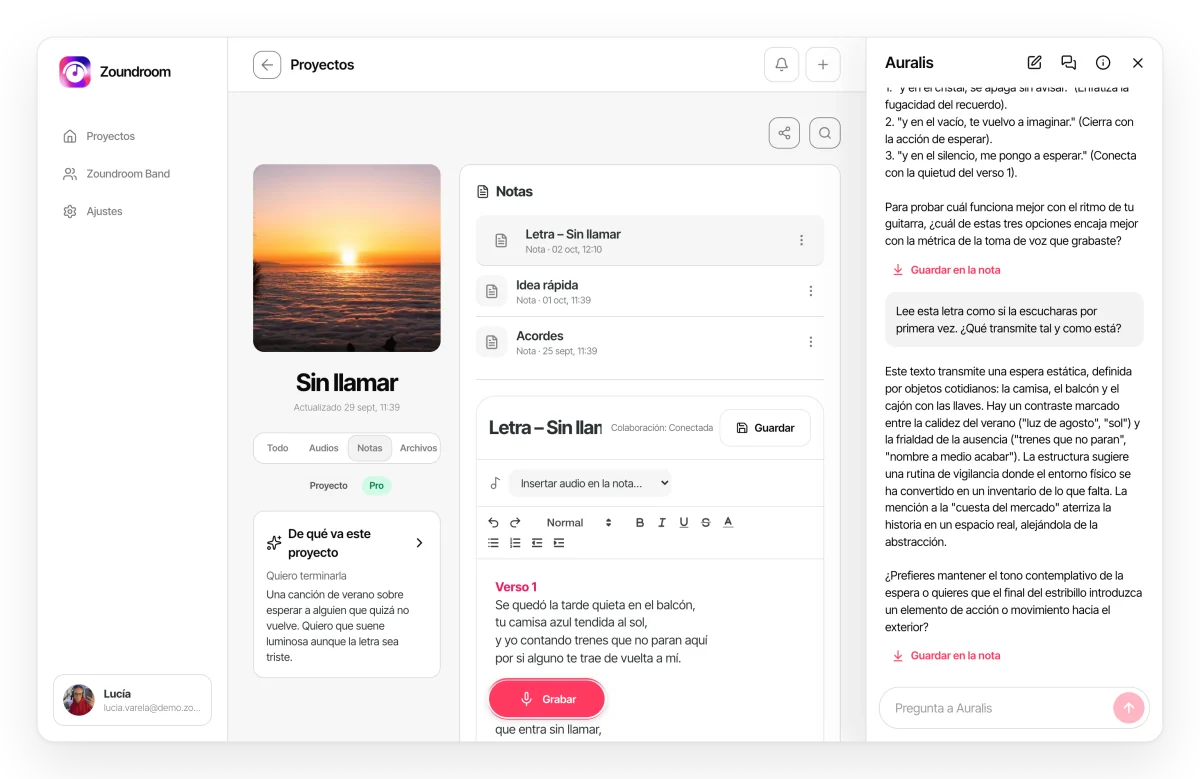 Auralis abierto junto a una nota en la web: la letra a la izquierda y, a la derecha, la conversación con versos alternativos y la opción de guardarlos en la nota.