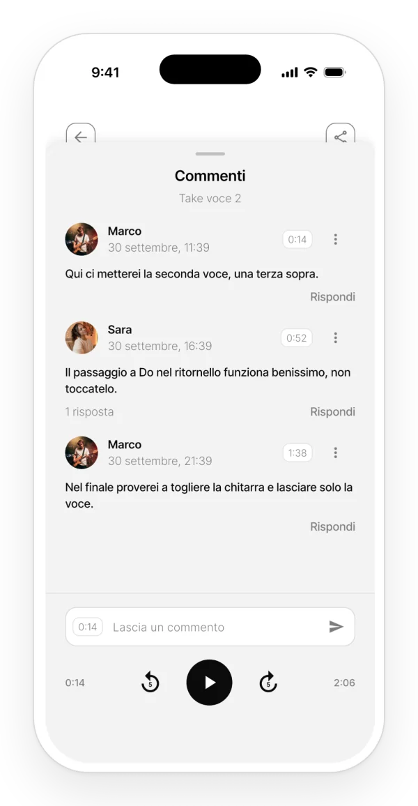 Commenti con indicazione temporale su un audio: tre commenti dei collaboratori, ognuno al suo secondo, e una risposta.