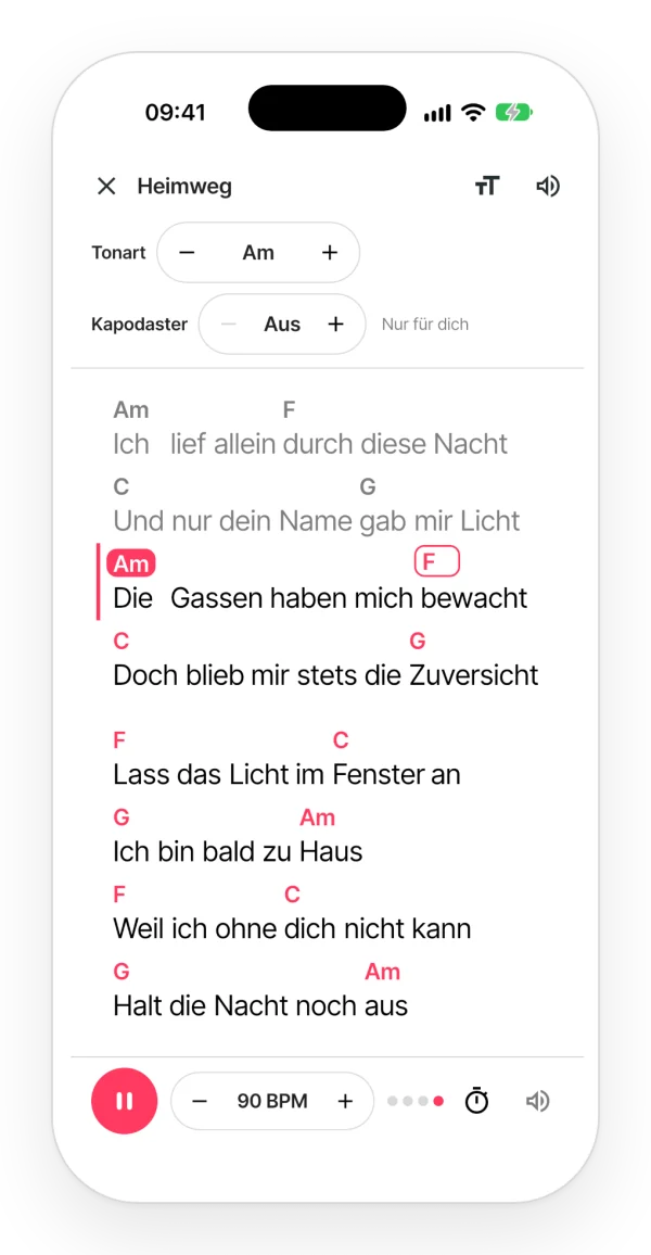 Der Spielmodus der App: der Text groß mit den Akkorden, der gerade klingende Akkord hervorgehoben, der nächste markiert und das Tempo unten.